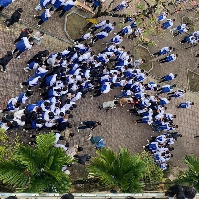 Thanh Hoá: Một nam sinh rơi từ tầng 4 xuống sân trường trong giờ ra chơi