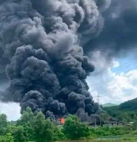 Hot!! Vừa xảy ra một vụ cháy lớn ở nhà máy Xi măng- Đại Lộc-Quảng Nam