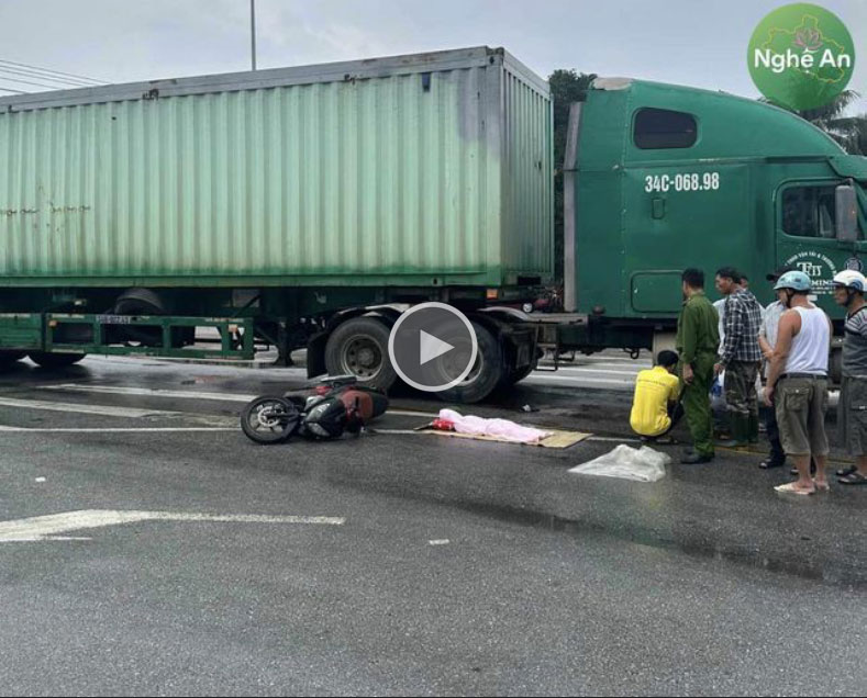 Nghệ An: Ông chở cháu đi học không may va chạm với xe container, cháu không qua khỏi